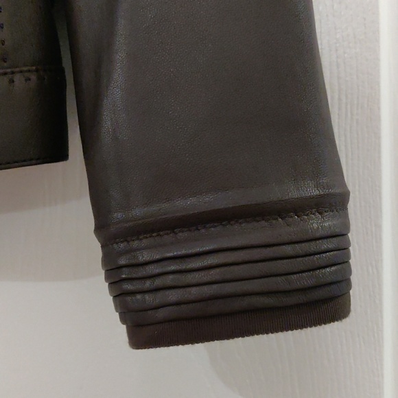 Leather jacket - Picture 5 of 7